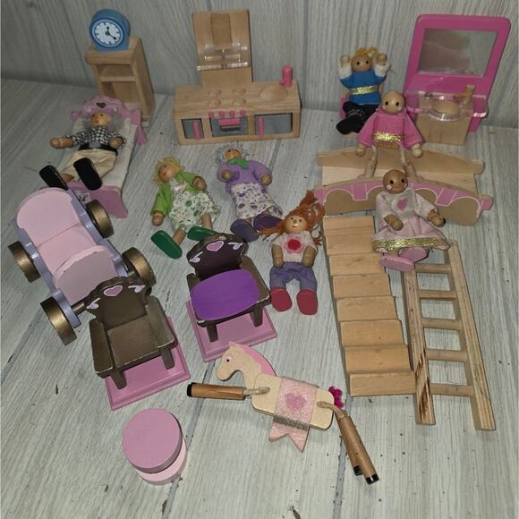 Vtg Kidkraft Wooden Dolls & Dollhouse Furniture Mixed Lot Princess Castle - Picture 1 of 16